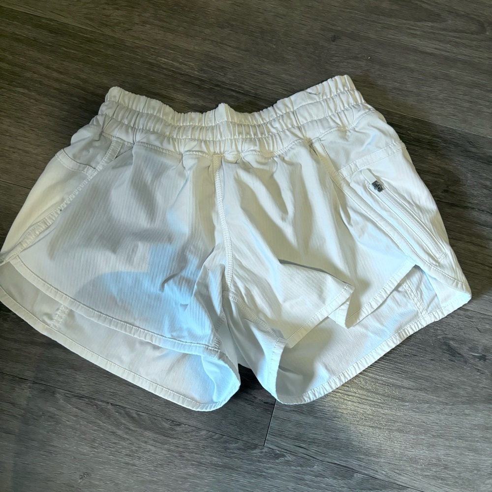 lululemon tracker shorts size 4 white